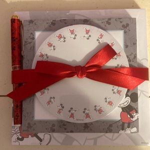 Disney memo pad set with pen